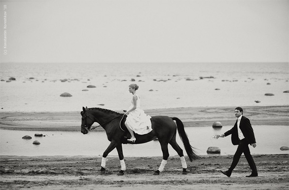 photographing a wedding