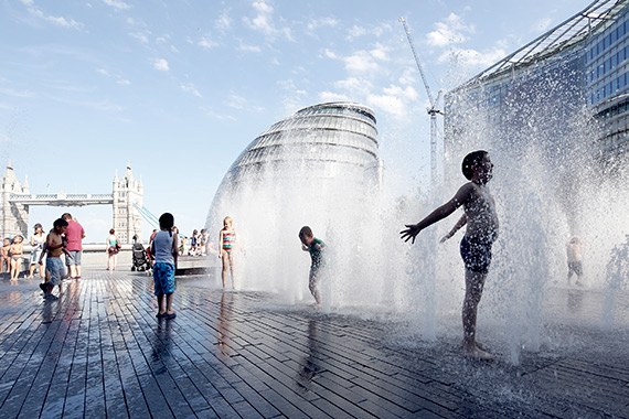 "Summer In London" captured by Jirina Kantova. (Click image to see more from Jirina Kantova.)