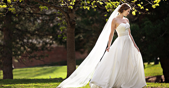 how to pose brides