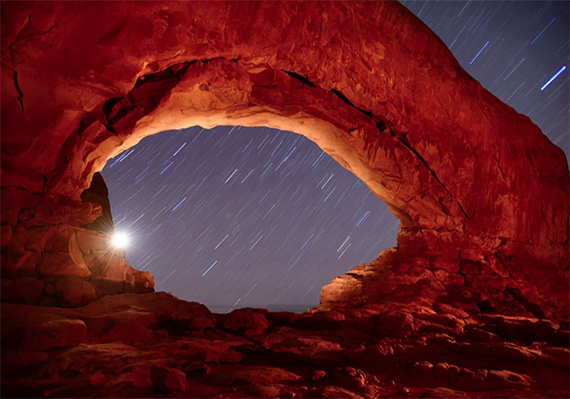 light painting with a flash light