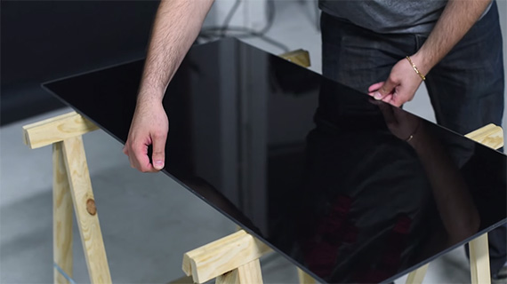 Setting up a black glass as a table