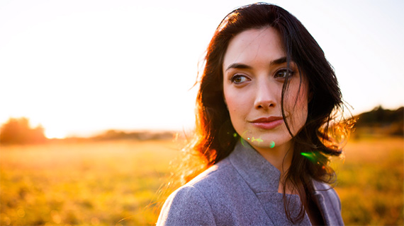 outdoor portraits using wide angle lenses