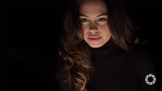 4 Different Ways to Light the Studio Portraits