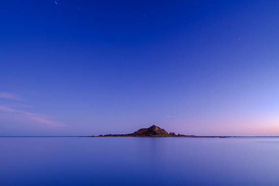 sky and water wide angle