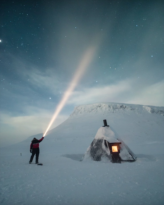 flashlight-night-photography