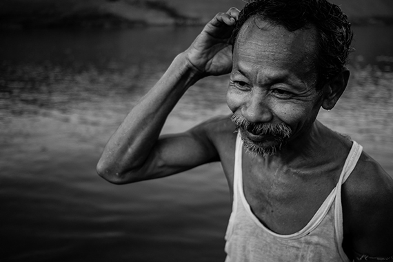 gestures in travel photography