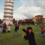 Forced Perspective Tourist Photo Trolling (Viral Video)