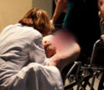 Photographer Captures Dramatic Birth on a Sidewalk Outside Hospital