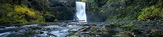 How to Photograph a Waterfall Using a Polarizer