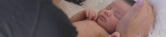 5 Tips for Soothing a Newborn Baby During a Photo Shoot