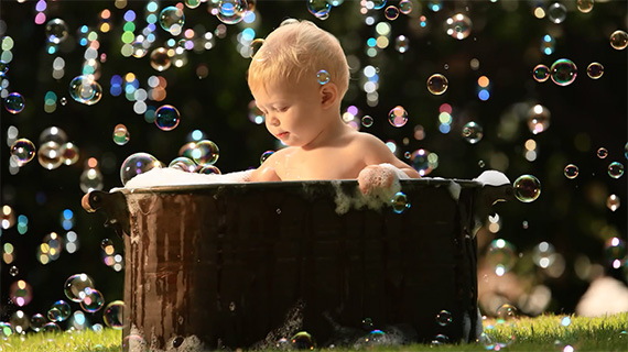 baby-in-bubble-bath