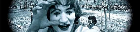 Photographer Discovers 1974 Photos of Robin Williams as a Mime