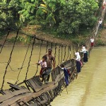 23 Photos of Children Around the World Determined to Get to School