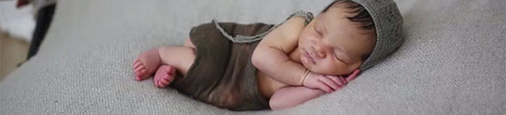 Newborn Posing Tips From an Expert Baby Photographer