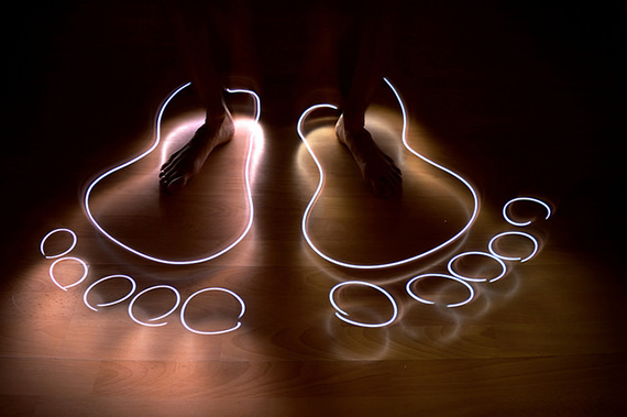 light drawing feet