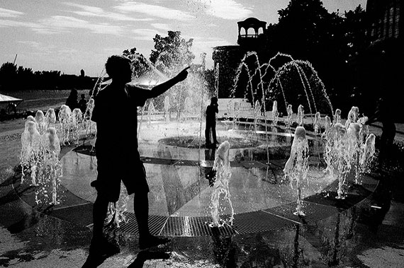 outdoor fountain photo tips