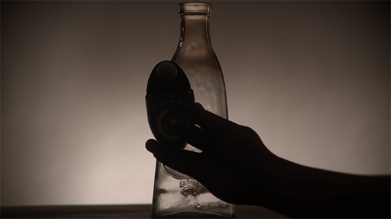 metering for a transparent bottle