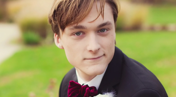groom with accentuated jawline