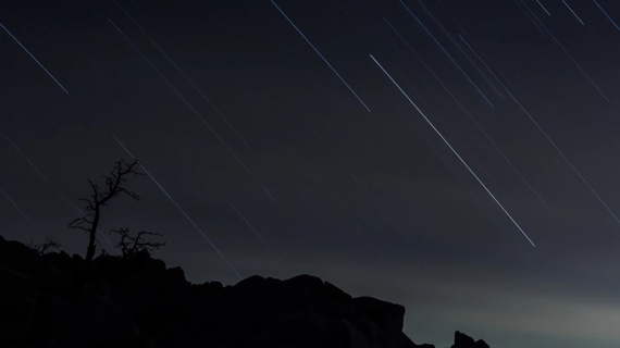 star trails with slow shutter speed