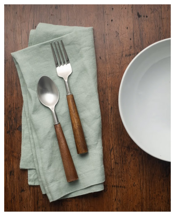 matte spray to reduce cutlery reflection