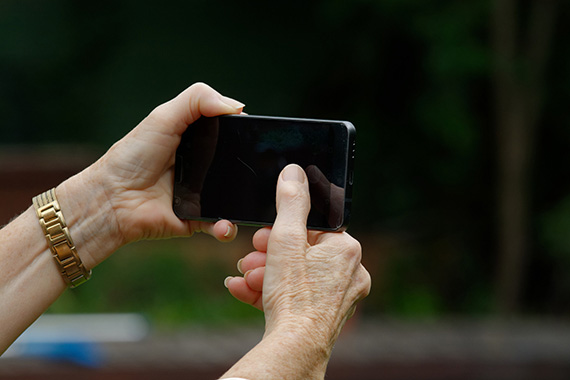 smartphone camera hold