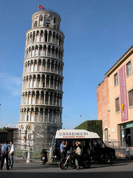 leaning tower