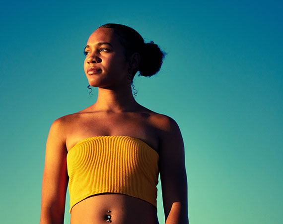 golden hour light for teen portrait