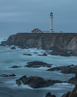 bad weather means good lighthouse photo