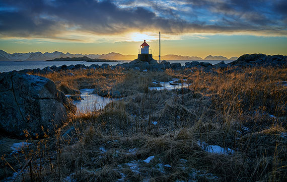 how to use pov to shoot a lighthouse