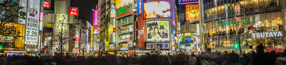 Life in Slow Shutter: Mastering Pedestrian Motion in Long Exposure Photography