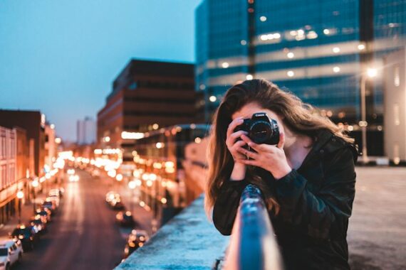 busy photographer